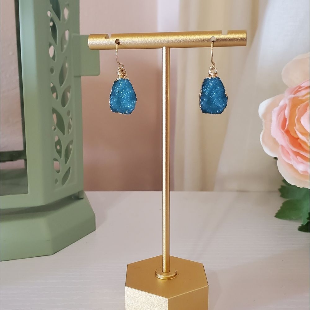 𝅺GOLDTONE Trimmed Aqua Druzy Earrings